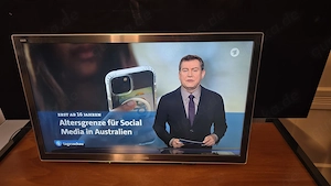 Fernseher Panasonic TX-L32DT35E, Monitor 32 Zoll Bild 2