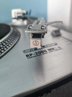 Reloop RP-2000 MK3S Turntable