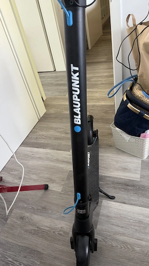 Blaupunkt E-Scooter ESC809   Akku defekt   ohne Ladegerät