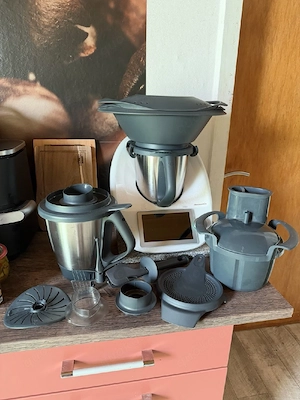 Vorwerk Thermomix TM6 + viel Zubehör + zweiter Mixtopf   Top Zustand