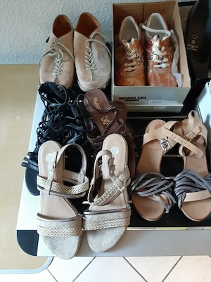 Div. Damenschuhe Gr. 38 39 größtenteils neu und ungetragen 