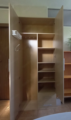 Badezimmerschrank 80x37x197 mit zwei Türen und zwei Schubladen, kann am 20. oder 21. geliefert werde