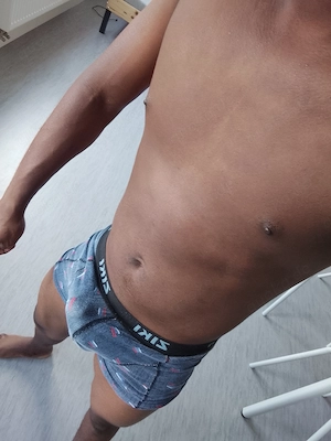 Geiler afrikanischer Mann will eine geile Paar mit den geilen und Reifen Dame über 55+++ Jahre 