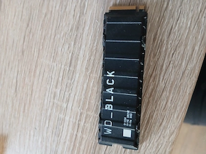Zu verkaufen WD Black top zustand 2tb plus games 