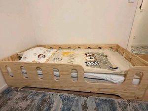 Montessori-Kinderbett aus Naturholz (Sperrholz)
