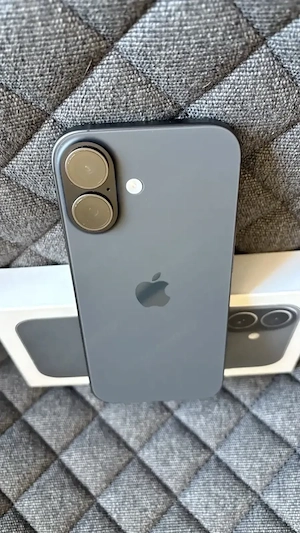 Apple iPhone 17 256GB schwarz gut , funktioniert super plus Akkukapazität 100% 