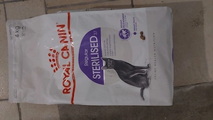  Royal Canin Sterilised 37   Trockenfutter für Katzen, 4 kg