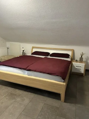 Schlafzimmerbett inkl. Nachtschränke