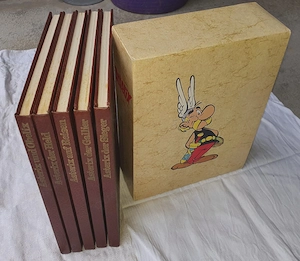 Asterix-Sammelbänder im Schuber vom Delta-Verlag von 1975