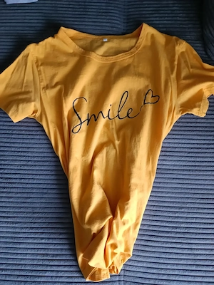 2 T-Shirts gelb und grau