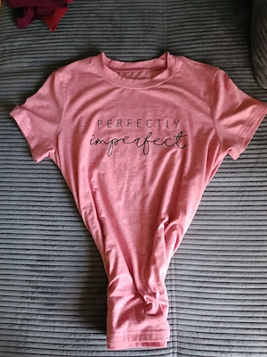 2 neuwertige Damen T-Shirts