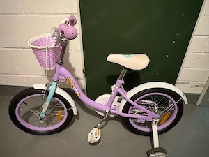 Kinderfahrrad mit Stützrädern. 12 Zoll