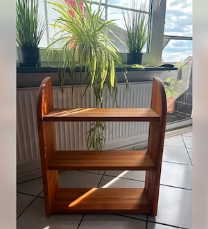 Holzregal mit 3 Fächern   vielseitig einsetzbar