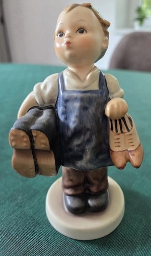 Goebel Porzellan Figur 