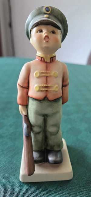 Goebel Porzellan Figur 