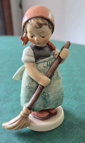 Goebel Porzellan Figur 
