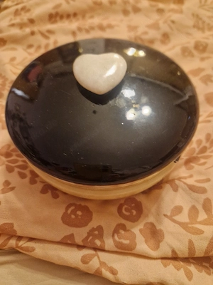 Mamoror Schmuck oder Zuckerdose
