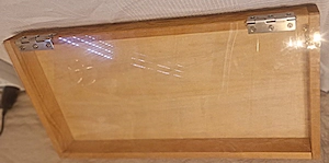 Schaukaste aus Holz Plexiglas