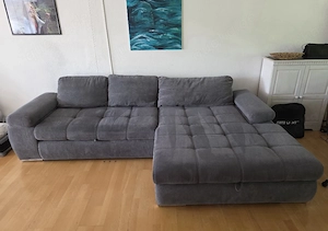 Ecksofa mit Schlaffunktion und Bettkasten