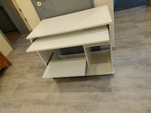 Computertisch auf Rollen weiß