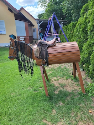 Großes Holzpferd