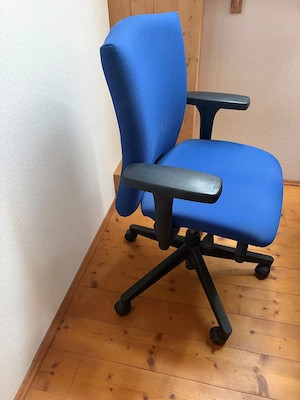 Schreibtischstuhl, höhenverstellbar, drehbar