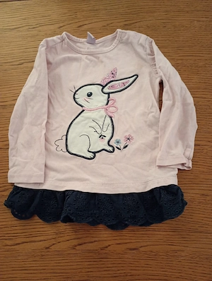 Langarmshirt rosa mit Hase blaue Spitze 86 Dopodopo 