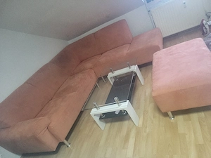 Zu verkaufen: Ecksofa + Tisch in gutem Zustand