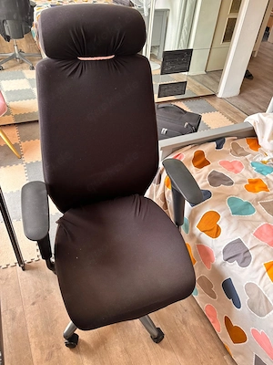 Desk 130x70 cm + office chair