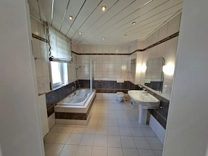 Helle 2-Zimmer-Wohnung mit Terrasse im 1.OG