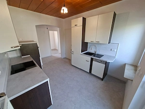 Moderne und helle 2-Zimmer-Wohnung mit Terrasse im 1.Obergeschoss
