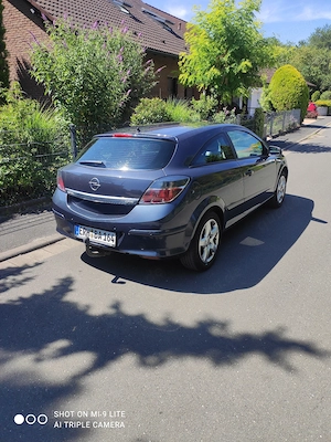 Opel Astra GTC 1.6  Bild 2