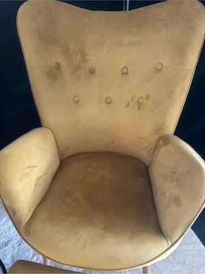 Ohrensessel mit Hocker
