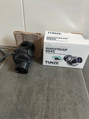 2x Tunze Turbelle nanostream 6045 Strömungspumpen