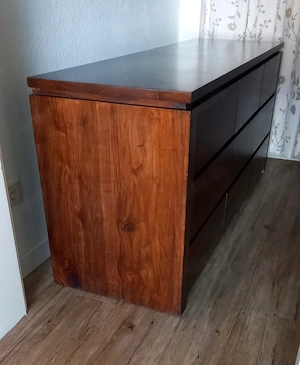 Hochwertige massive Akazienholz-Kommode