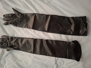Verkaufe meine getragenen latexhandschuhe top Zustand 