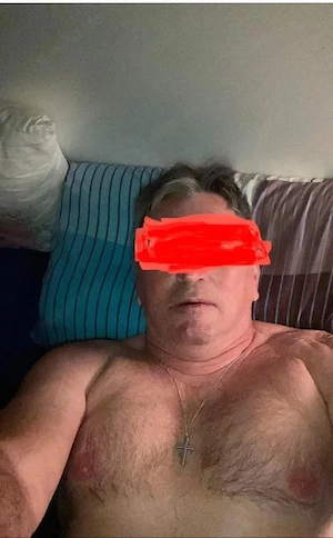 Im Urlaub (28.7.- 8.8.) gerne als Leckdiener verfügbar, gerne mal für Damenrunde!