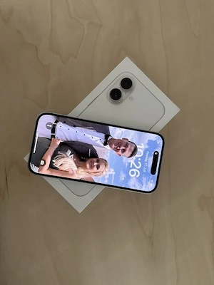 Apple iPhone 16 256GB weib iphone 16 wie neue gut zustand 