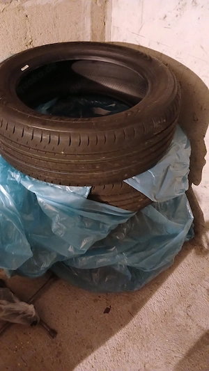 4 Reifen der Premiummarke Dunlop           225 55 R18.