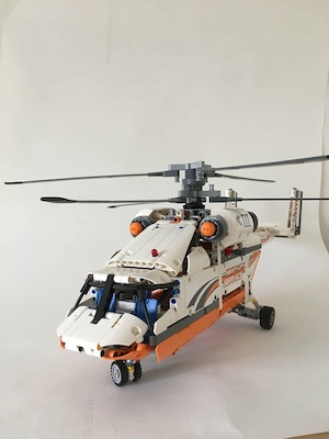 Lego Schwerlasthubschrauber 42052 technic