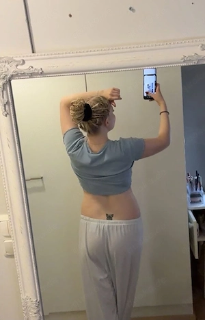 Online Girlfriend Flat