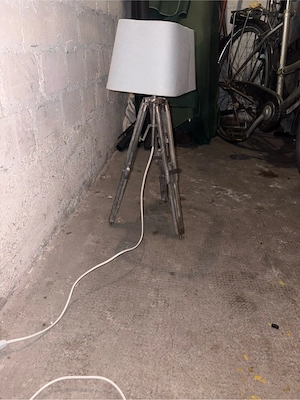 Vintage Nachttischlampe mit Stativfuß im Industrie-Look Bild 2