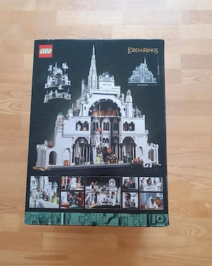 Lego Der Herr der Ringe: Minas Tirith (11377) + Sockel (40893) NEU
