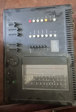 Plattenspieler mit Tuner