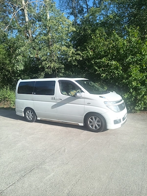 Nissan Elgrand E 51
