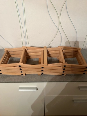 Stilvolles Weinregal aus Holz Bild 3