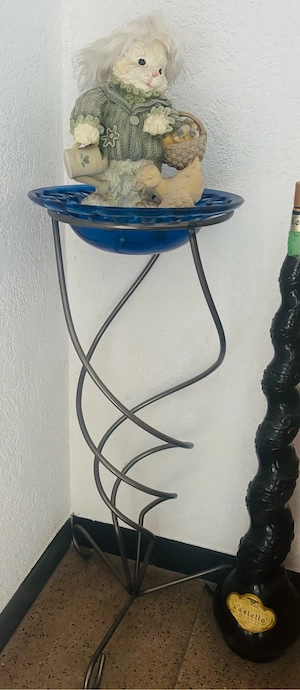 Metallständer mit Glasschale 