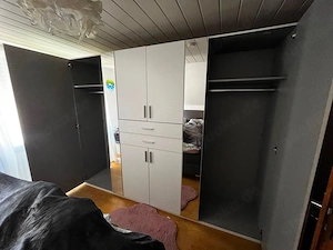 Großzügiger Kleiderschrank (250x55x210 cm)   bereits abgebaut & abholbereit! 