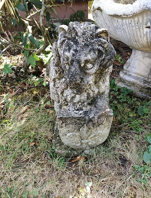 2 Löwenfiguren aus Massiven Stein 