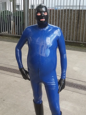 Suche Leute für einen gemeinsamen Walk Spaziergang in Latex